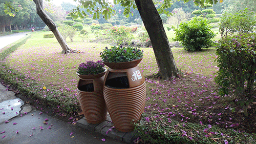  汕頭玻璃鋼花盆垃圾桶，點綴公園好環(huán)境。